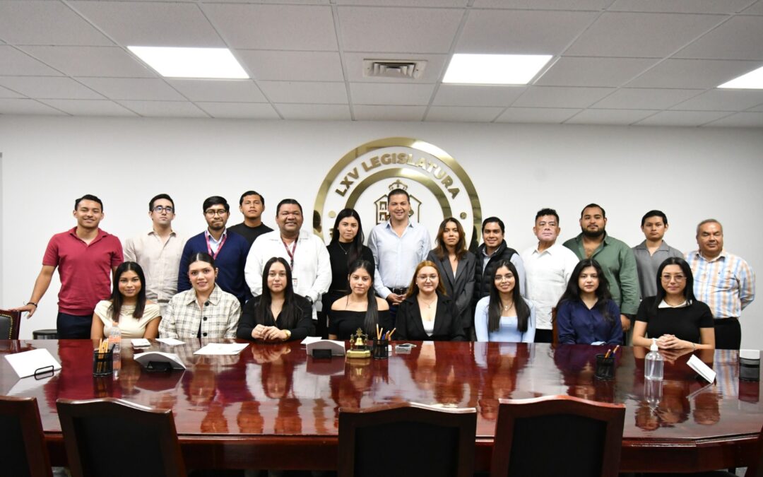 Alumnos de la UAG Campus Tabasco recorren las instalaciones del Congreso local