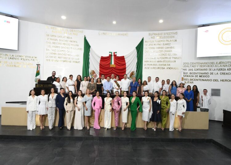 Recibe el Congreso la visita de las 17 representantes municipales aspirantes a Flor Tabasco 2026