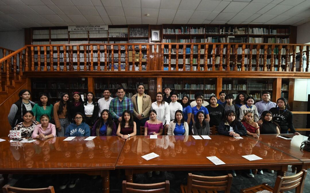 Recibe el Congreso la visita de alumnos de la Universidad Popular de la Chontalpa
