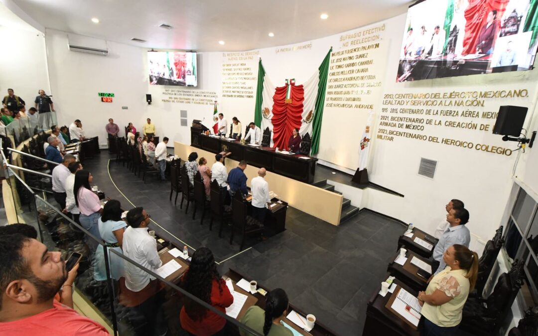 Guarda LXV Legislatura Minuto de Silencio en memoria de fallecidos en las instalaciones del Parque Tabasco