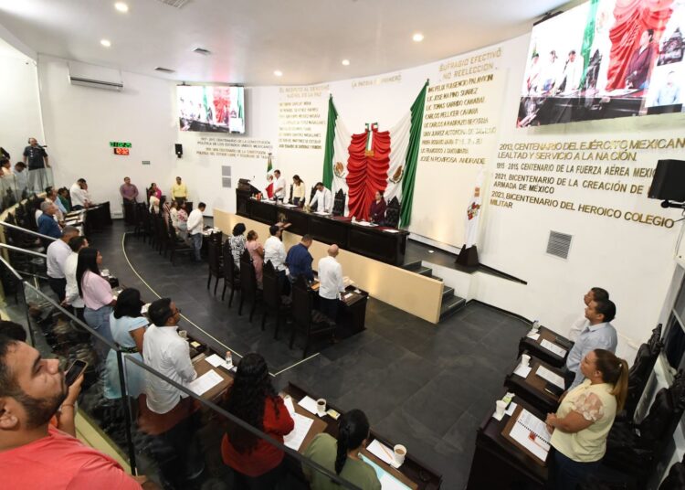 Guarda LXV Legislatura Minuto de Silencio en memoria de fallecidos en las instalaciones del Parque Tabasco
