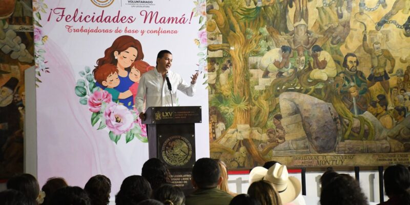 Celebran a las mamás trabajadoras del Congreso del Estado