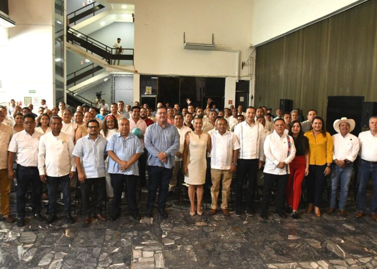 Celebra Congreso a los padres de familia de base y de confianza