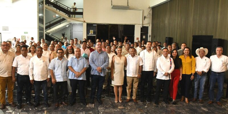 Celebra Congreso a los padres de familia de base y de confianza