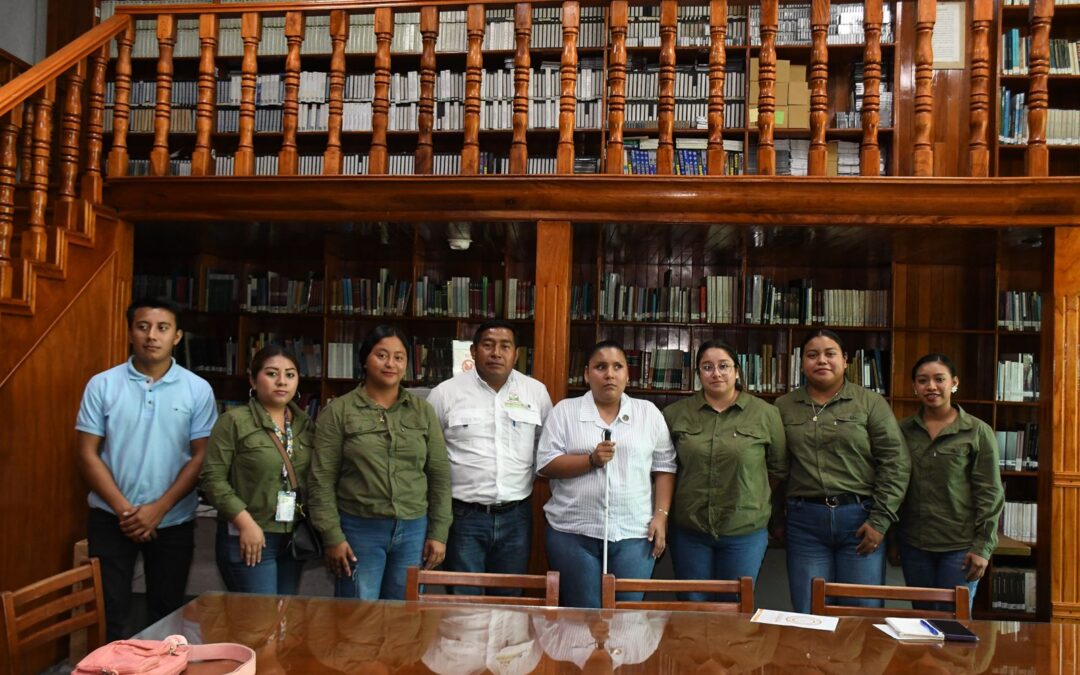 Recibe la legisladora Liliana Coutiño a jóvenes estudiantes de la Universidad Intercultural