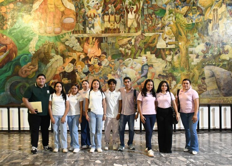 Recibe Congreso a estudiantes de la Universidad de los Ángeles Campus Villahermosa 