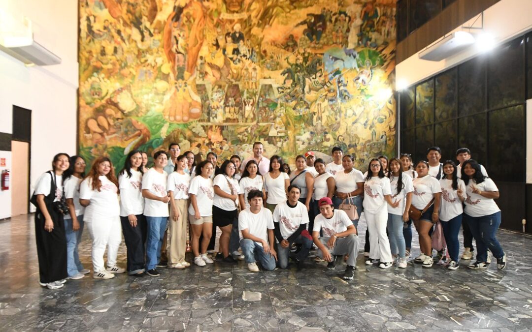 Integrantes del Programa “Los Jóvenes Unen al Barrio” acuden al Congreso del Estado