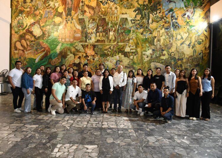 Visitan el Congreso estudiantes de la Universidad Intercultural del Estado de Tabasco, Unidad Académica Tamulté de las Sabanas