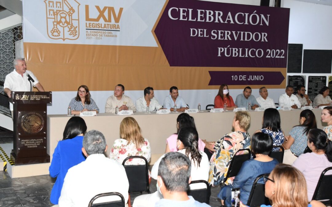 Reconoce LXIV Legislatura desempeño de trabajadores con 15, 20, 25, 30 y 40 años al servicio del Congreso de Tabasco