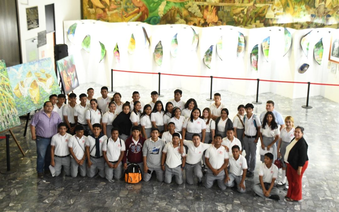 Visitan sede del Poder Legislativo estudiantes de Comalcalco